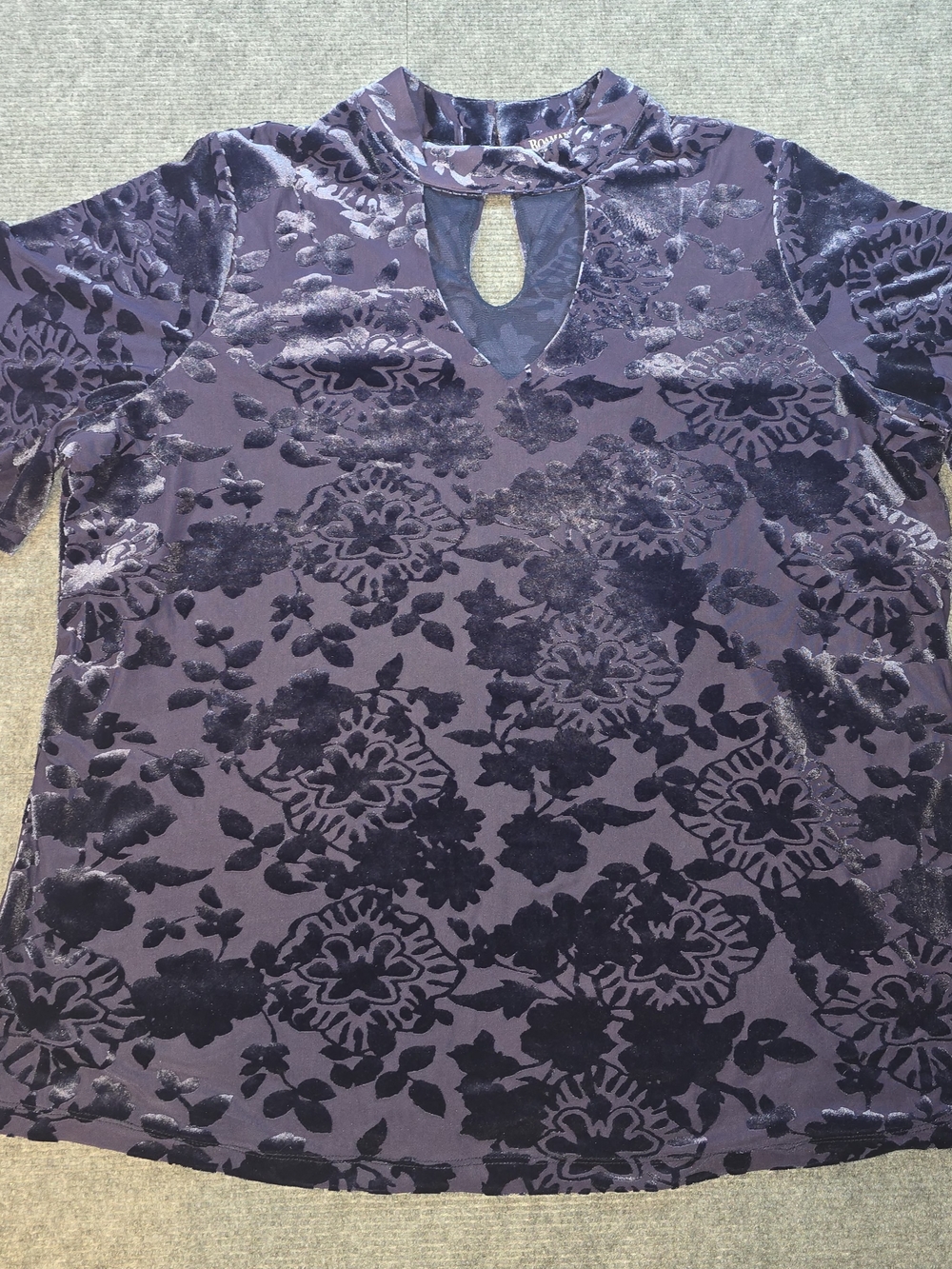 Roaman’s Plus Size 18/20 L Purple Floral Velvet Burnout Keyhole Short Sleeve Top